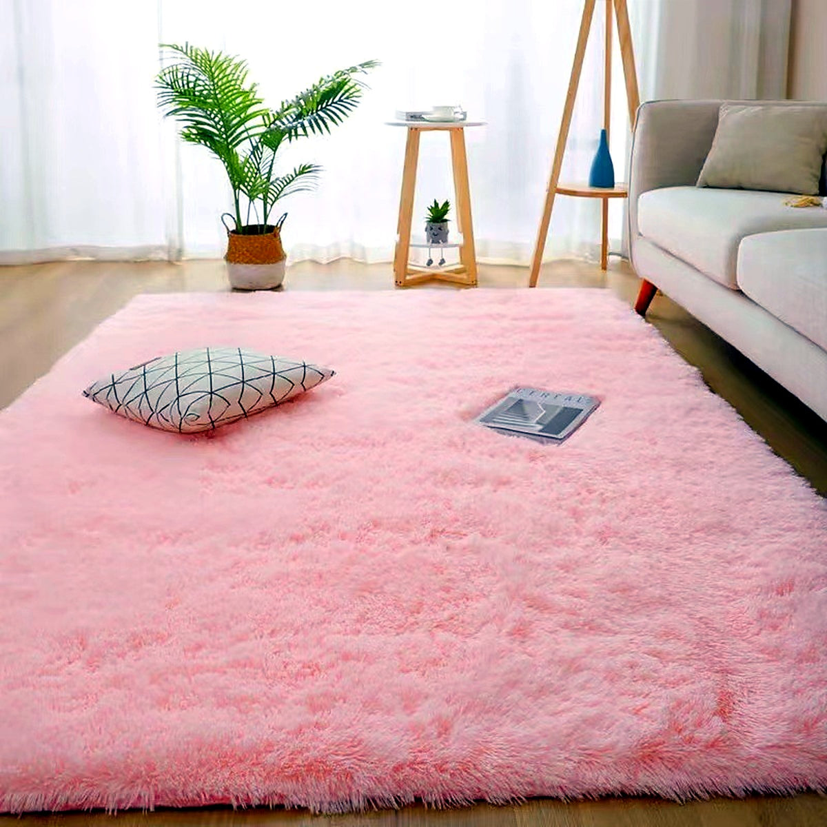Tapis shaggy AUBRYNE coloris Rose poudré