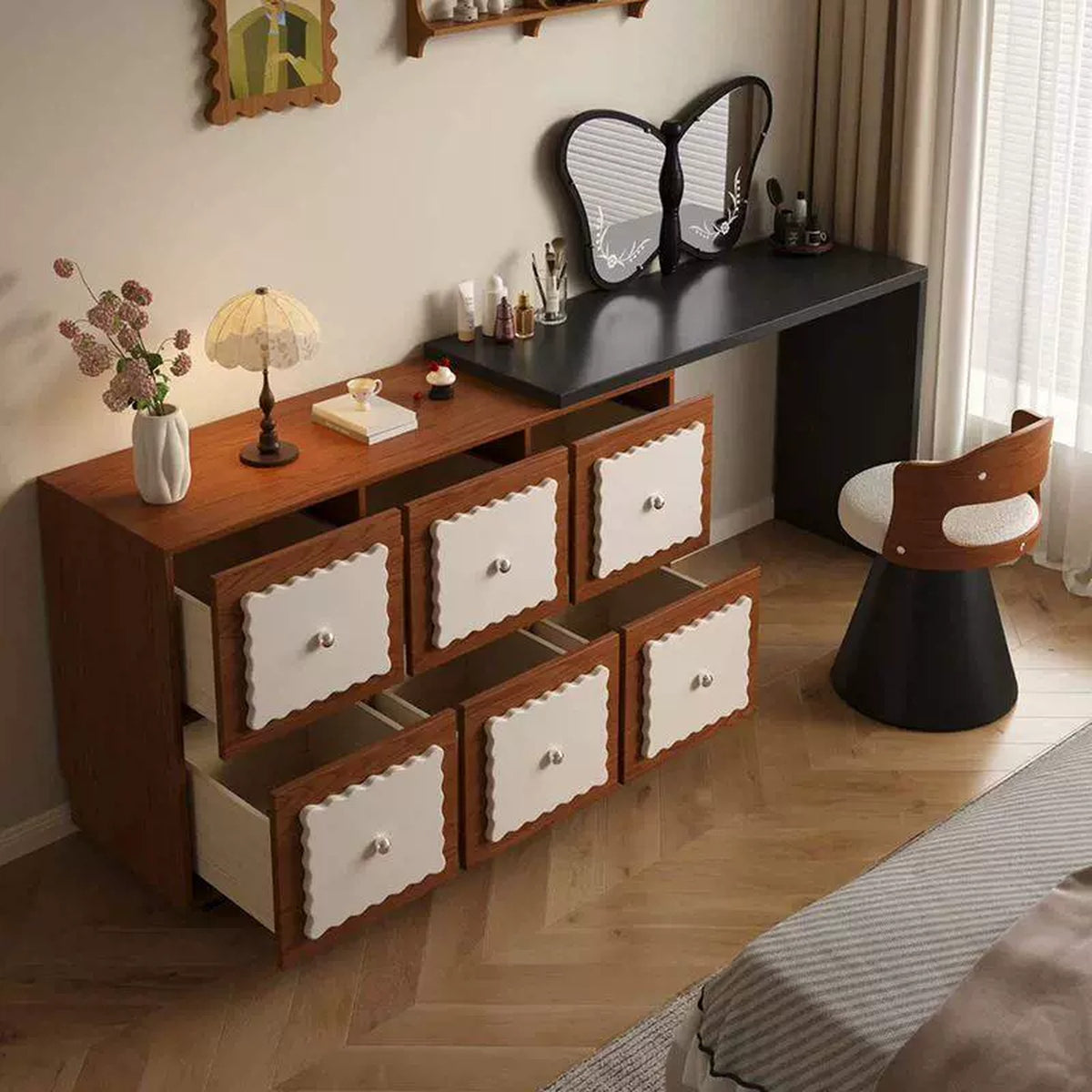 Coiffeuse rétro noyer, tiroirs ouverts