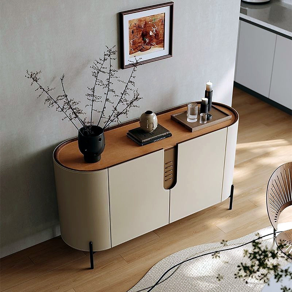 Buffet d'entrée arrondi, plateau cuir sellier caramel