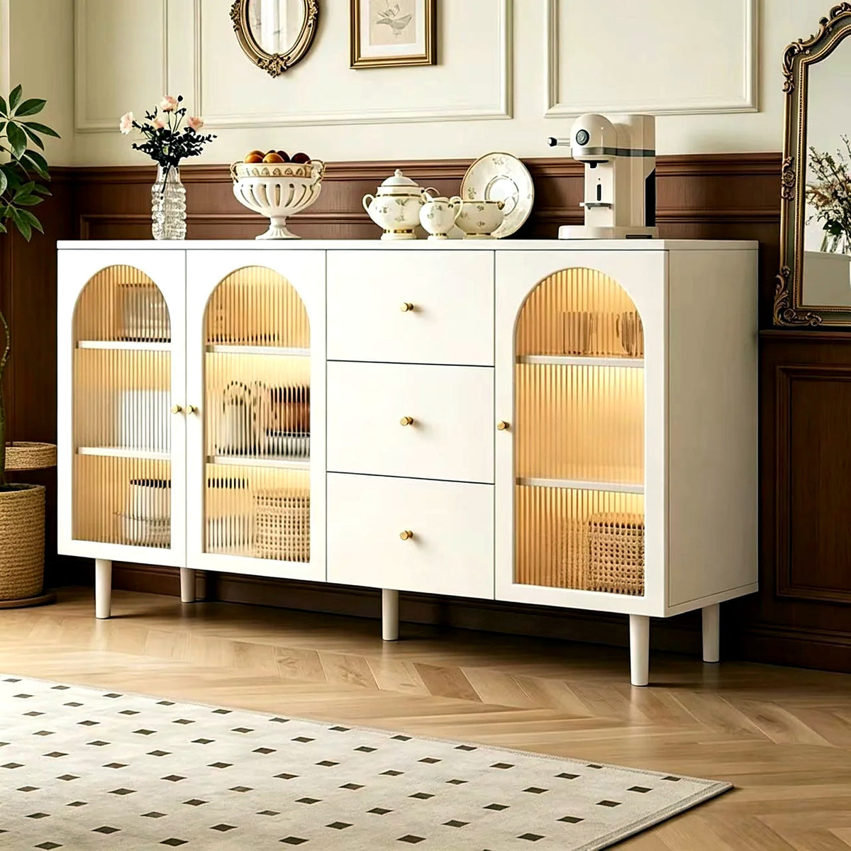 Buffet blanc chaud à portes arrondies en verre cannelé