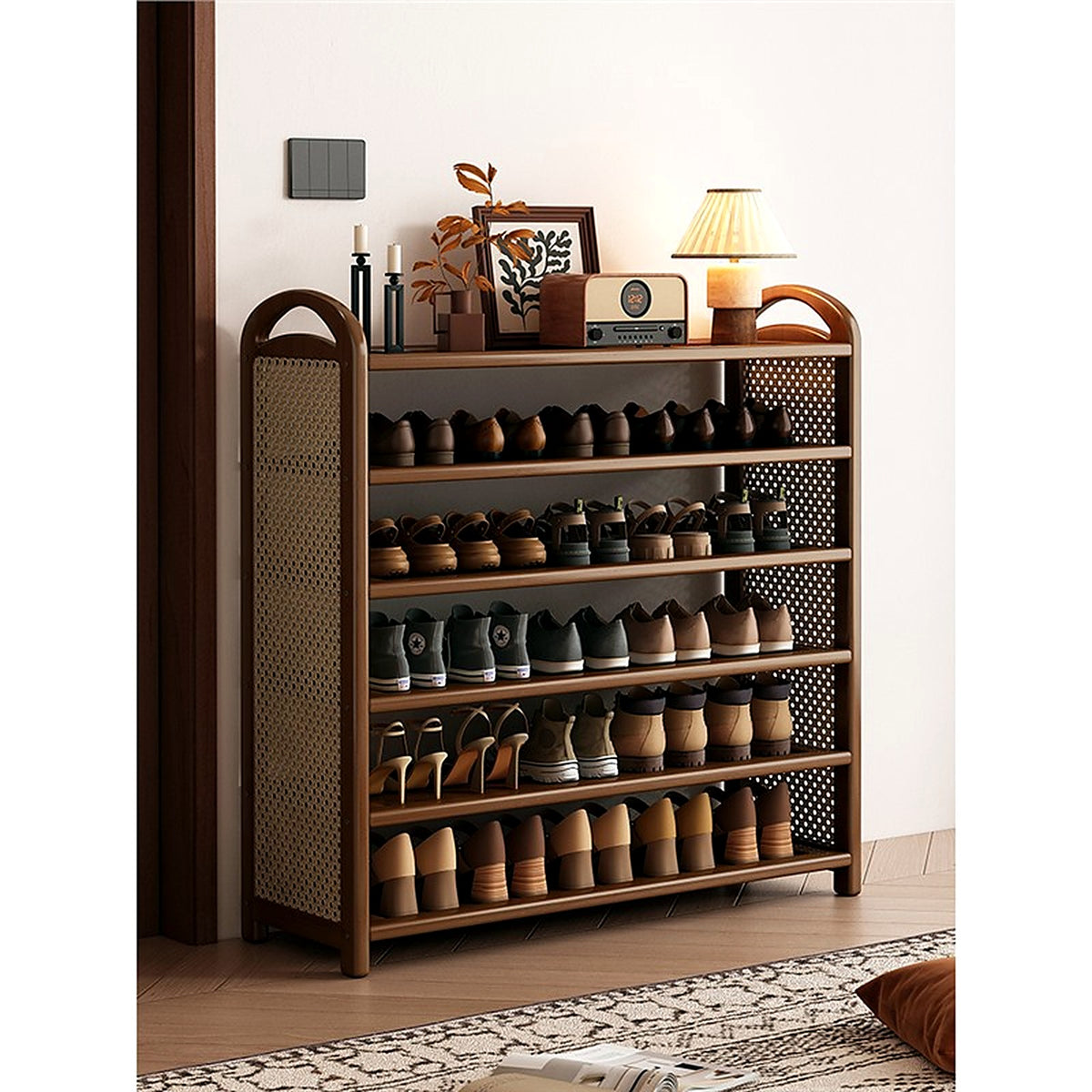 Étagère à chaussures vintage en bambou ton noyer et cannage AUBRYNE