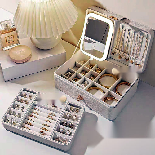 Coffret à bijoux AUBRYNE ouvert, miroir LED et compartiments